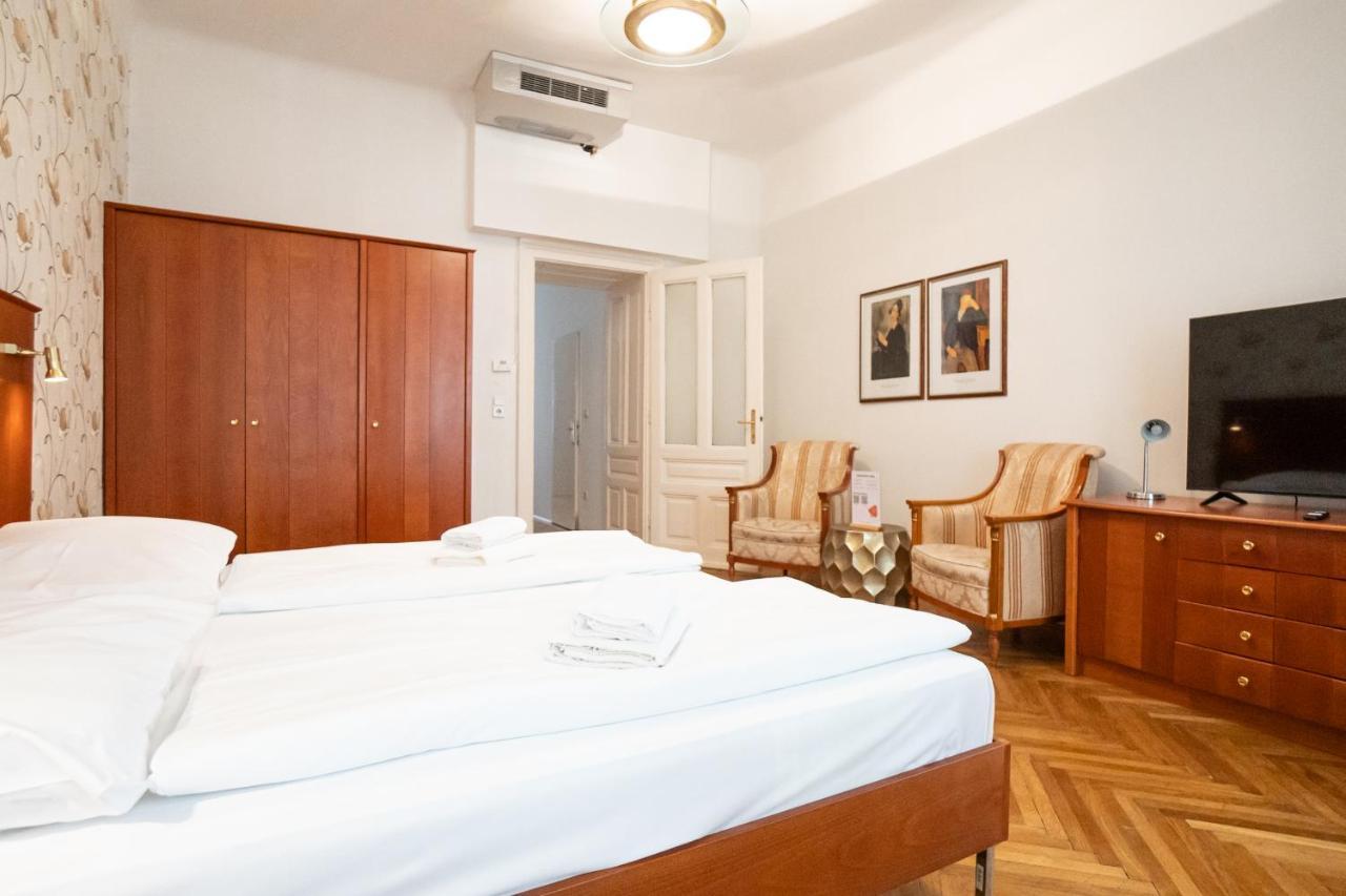 Spacious With A King-size Bed * Wien