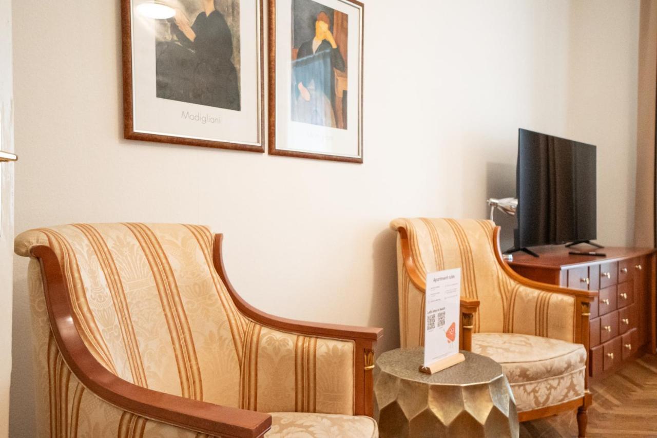 Spacious With A King-size Bed Apartment Wien